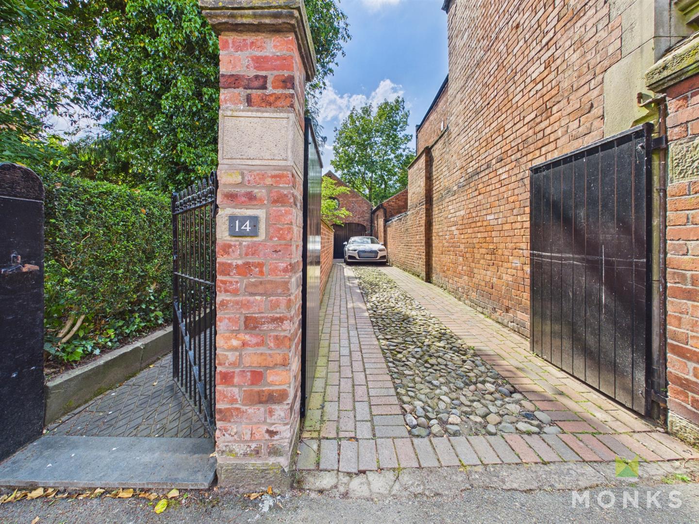 14 Chapel Street, Shrewsbury, SY4 5ER For Sale